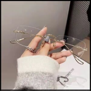 Chic Gold Rimless Glasses